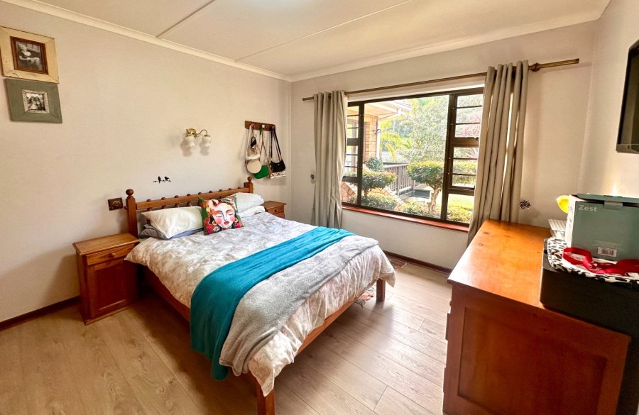 4 Bedroom Property for Sale in Glen Barrie Western Cape